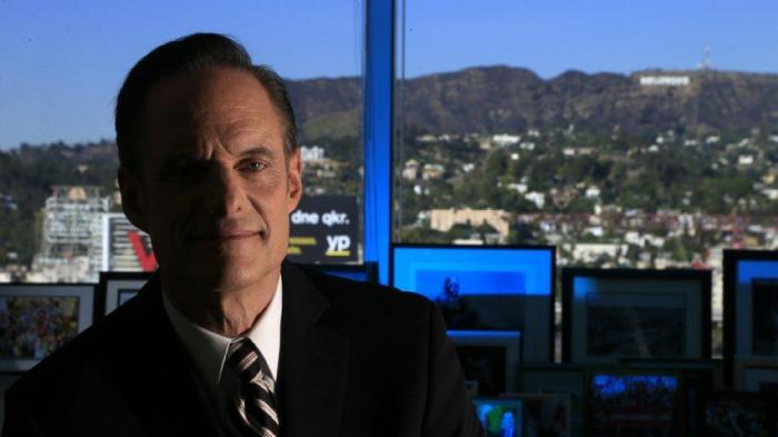 la-me-ln-aids-healthcare-foundation-suit-20140-001