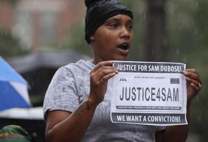 10019145-31udlepaselect-usa-police-tjpg